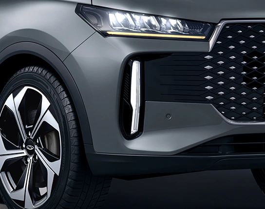 Nova assinatura luminosa vertical em cristal