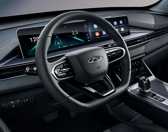 Volante multifuncional inteligente em acabamento black piano.