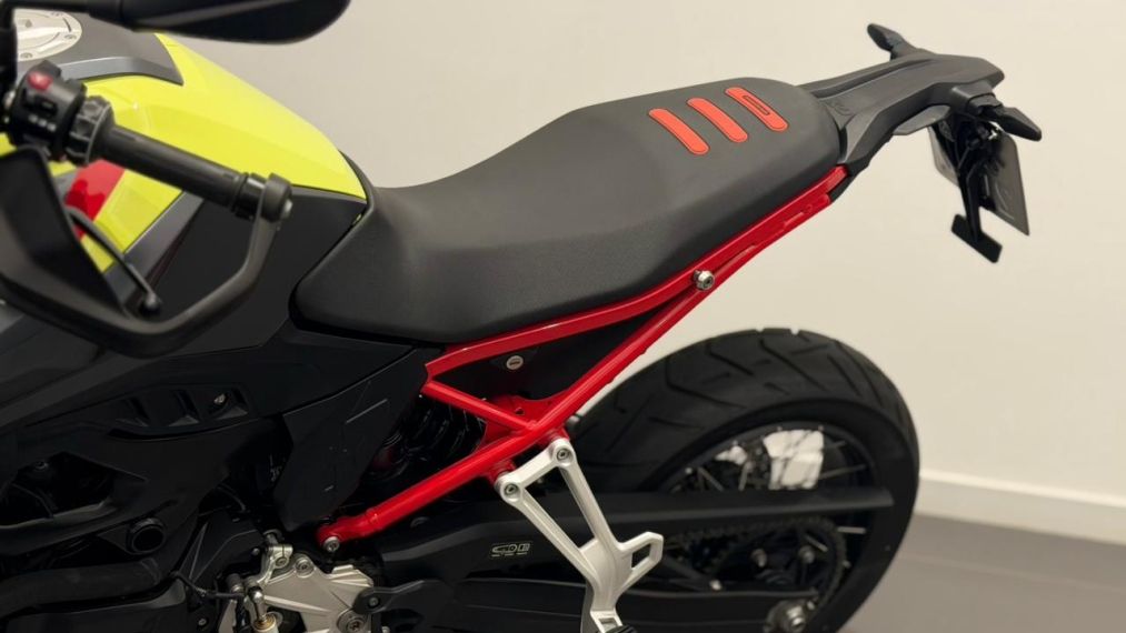 BMW Motorrad-F 900 GS-BMW F 900 GS PLUS