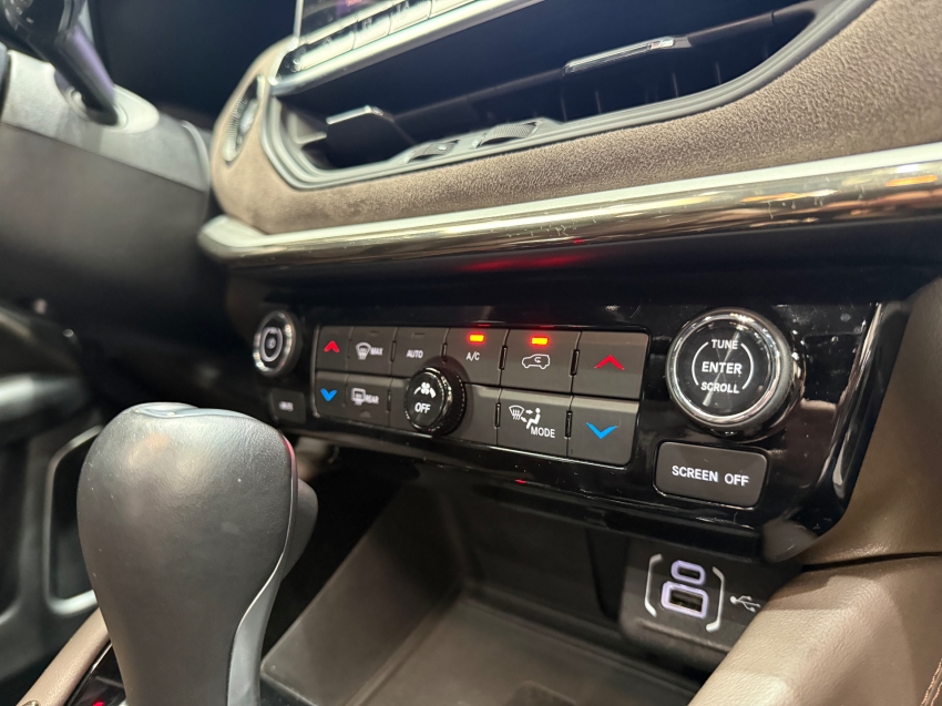 Jeep-COMMANDER-1.3 T270 TURBO FLEX OVERLAND AT6