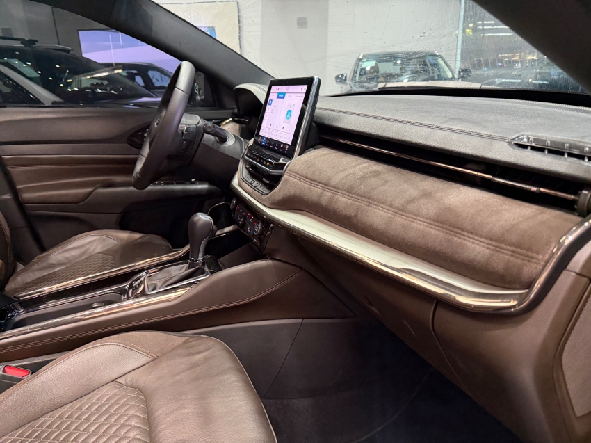 Jeep-COMMANDER-1.3 T270 TURBO FLEX OVERLAND AT6