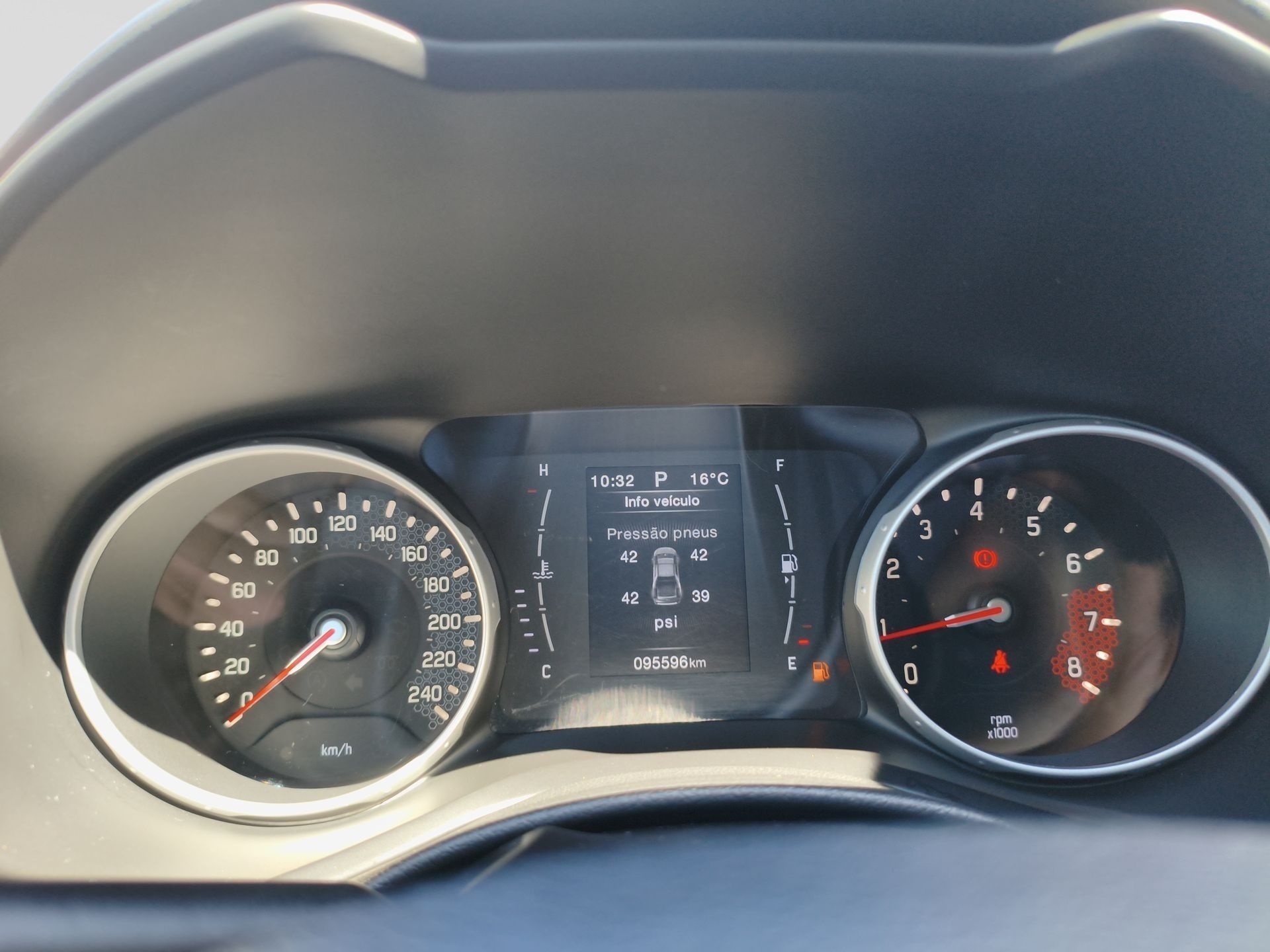 Fiat-TORO-Toro Freedom 1.8 16V Flex Aut.