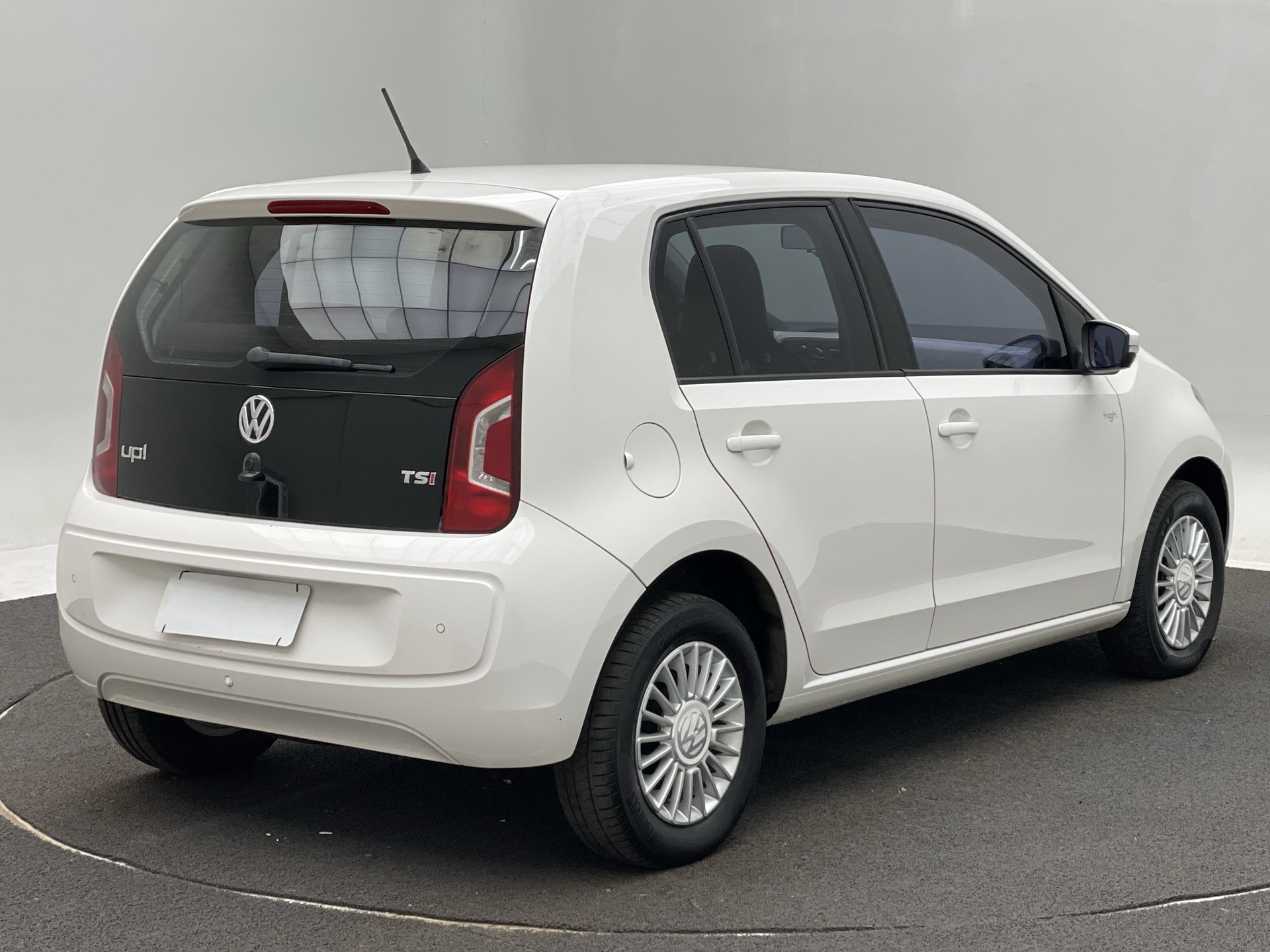 up! high 1.0 TSI Total Flex 12V 5p