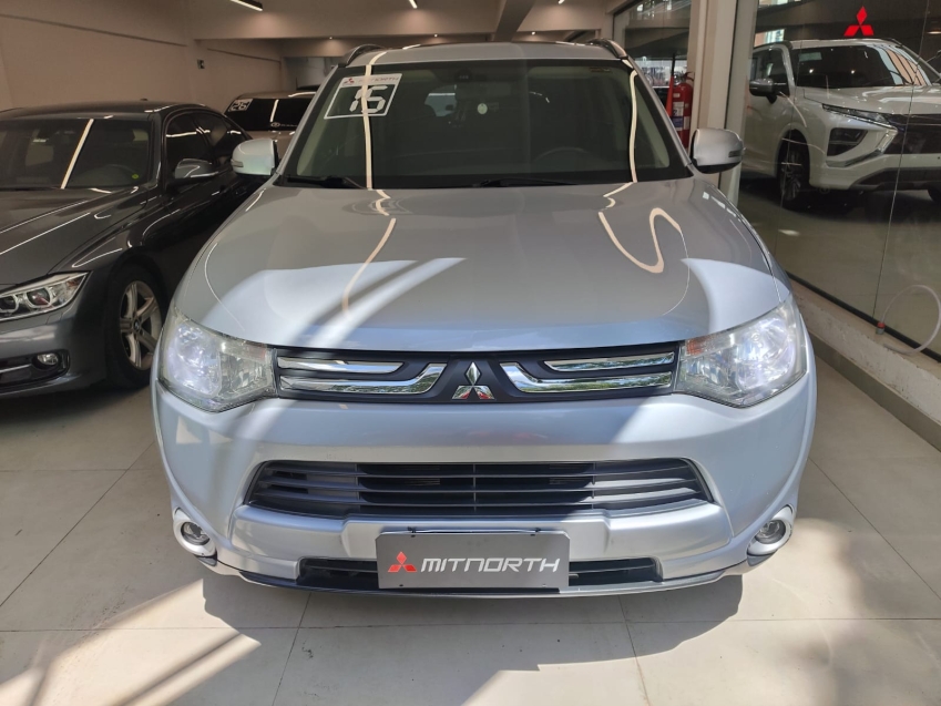 Mitsubishi-OUTLANDER-3.0 GT 4X4 V6 24V GASOLINA 4P AUTOMÁTICO