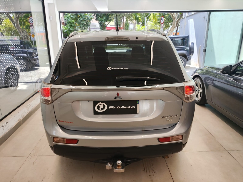 Mitsubishi-OUTLANDER-3.0 GT 4X4 V6 24V GASOLINA 4P AUTOMÁTICO