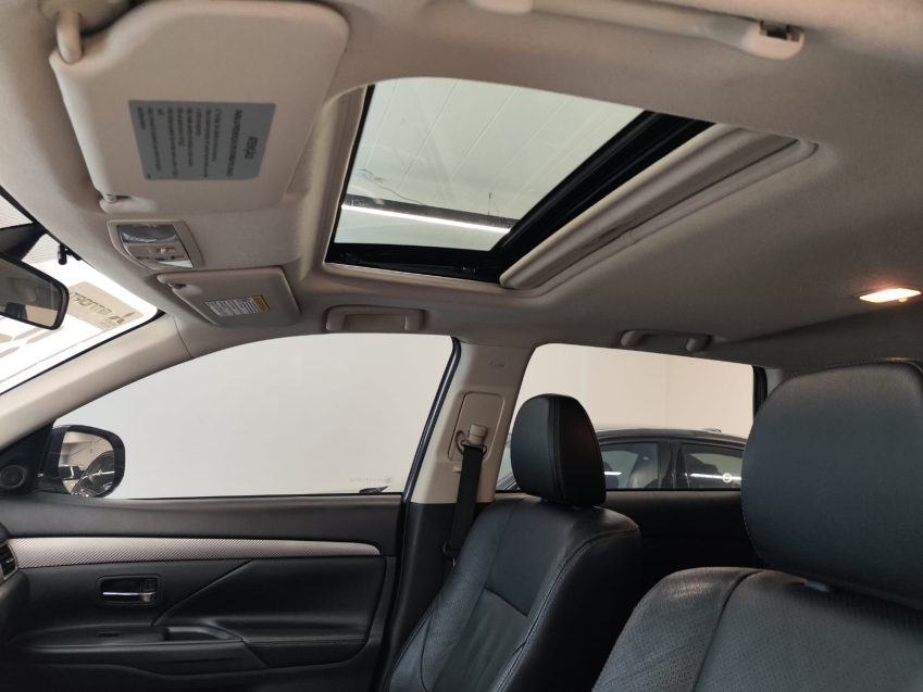 Mitsubishi-OUTLANDER-3.0 GT 4X4 V6 24V GASOLINA 4P AUTOMÁTICO