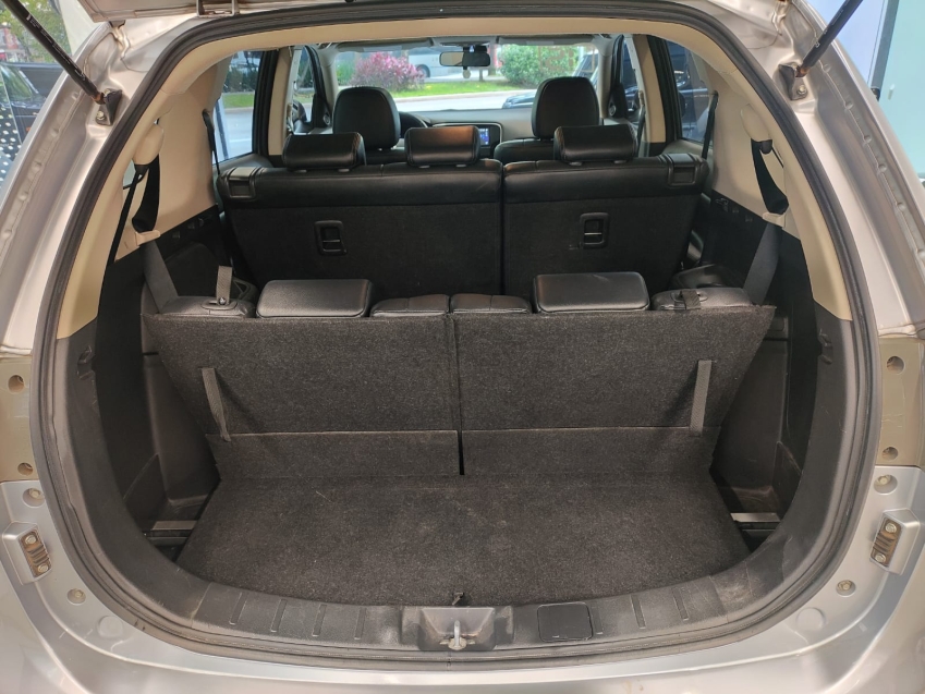 Mitsubishi-OUTLANDER-3.0 GT 4X4 V6 24V GASOLINA 4P AUTOMÁTICO