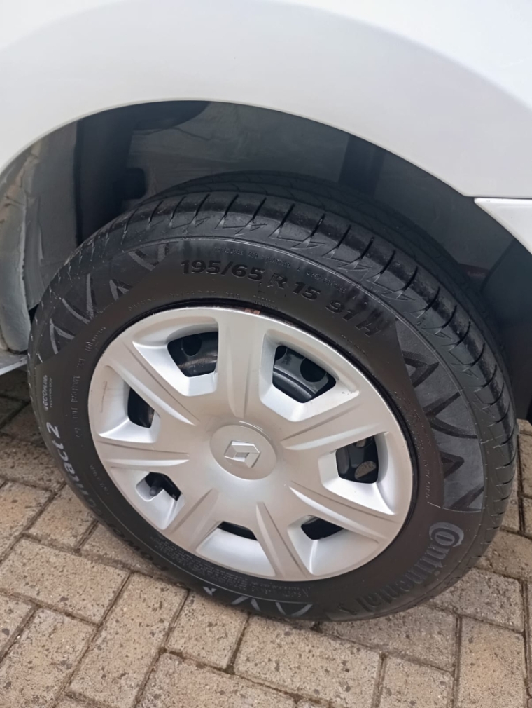 Renault-LOGAN-1.0 AUTHENTIQUE 16V FLEX 4P MANUAL