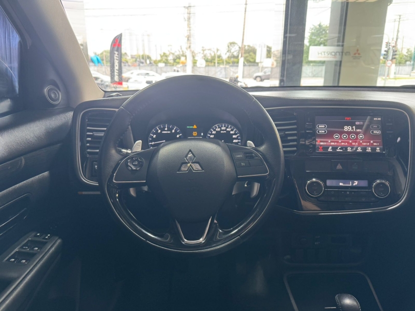Mitsubishi-OUTLANDER-2.0 COMFORT 16V GASOLINA 4P AUTOMÁTICO
