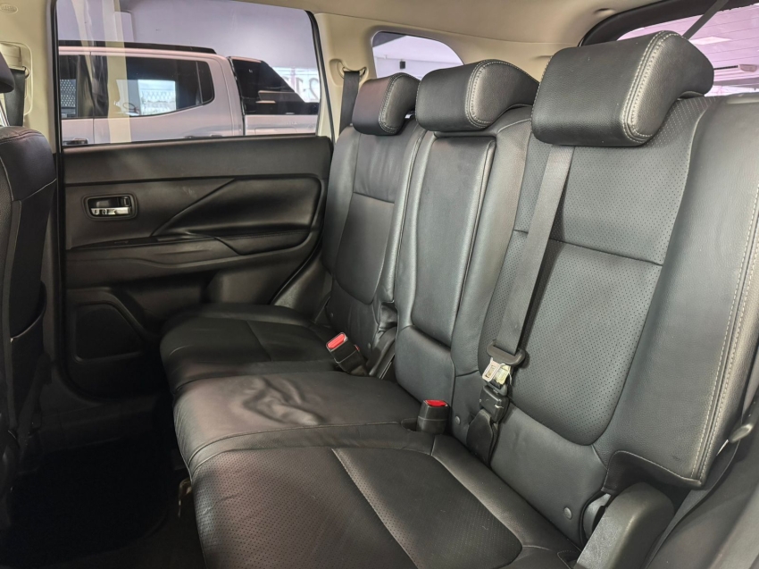 Mitsubishi-OUTLANDER-2.0 COMFORT 16V GASOLINA 4P AUTOMÁTICO