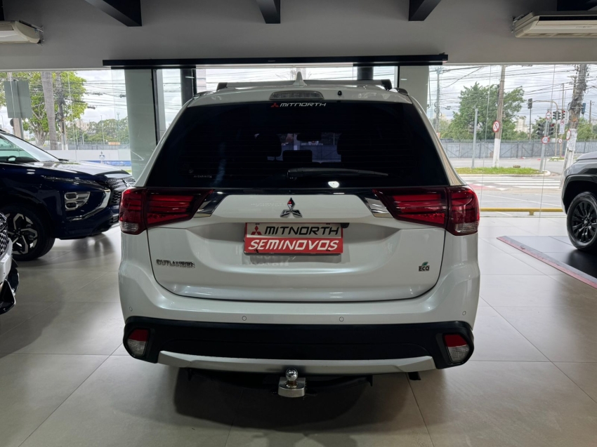 Mitsubishi-OUTLANDER-2.0 COMFORT 16V GASOLINA 4P AUTOMÁTICO