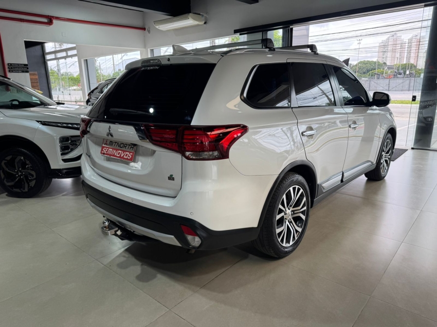 Mitsubishi-OUTLANDER-2.0 COMFORT 16V GASOLINA 4P AUTOMÁTICO