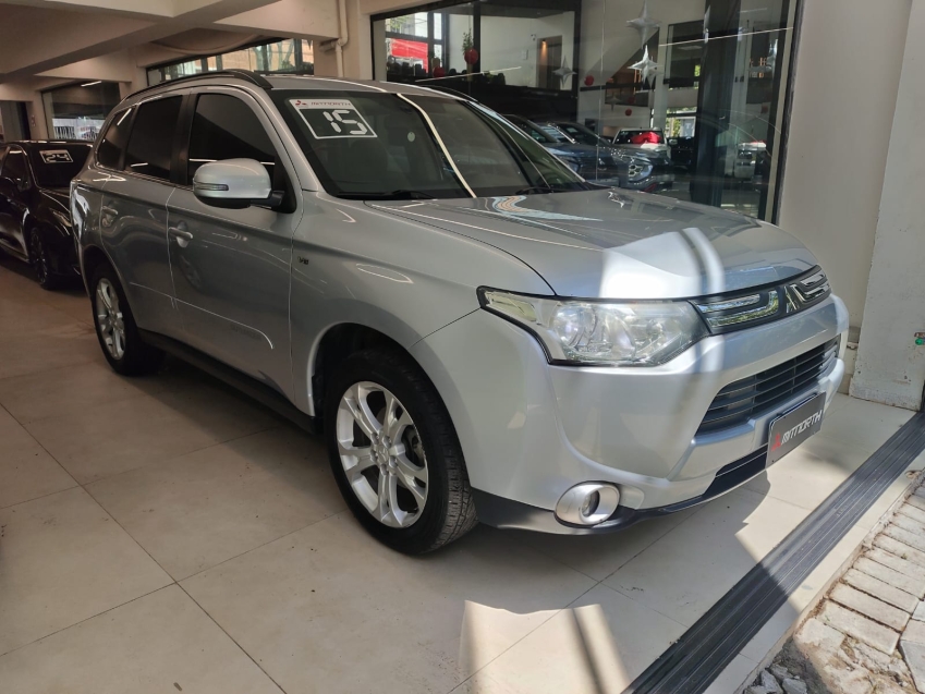 Mitsubishi-OUTLANDER-3.0 GT 4X4 V6 24V GASOLINA 4P AUTOMÁTICO