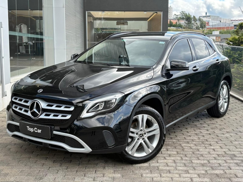 Mercedes-Benz-GLA 200-1.6 CGI FLEX STYLE 7G-DCT