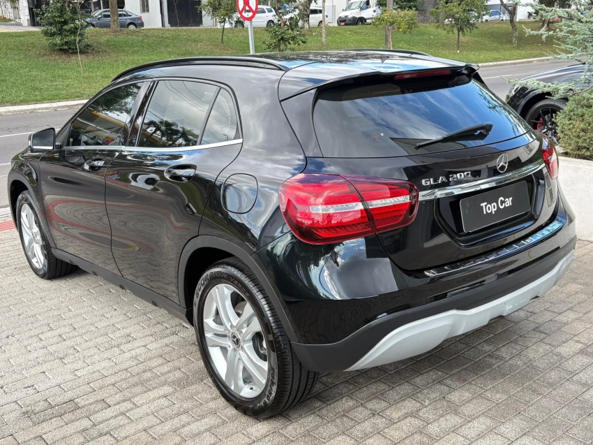 Mercedes-Benz-GLA 200-1.6 CGI FLEX STYLE 7G-DCT