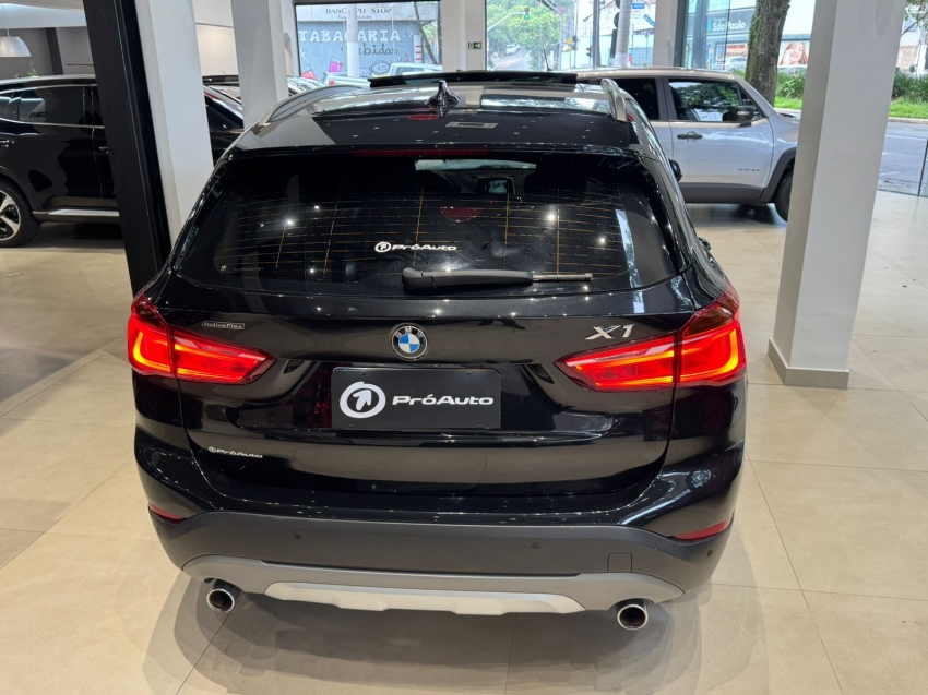 BMW-X1-2.0 16V TURBO ACTIVEFLEX SDRIVE20I X-LINE 4P AUTOMÁTICO