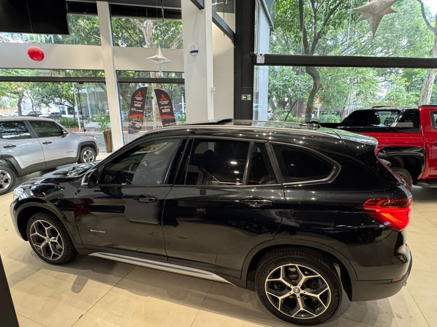 BMW-X1-2.0 16V TURBO ACTIVEFLEX SDRIVE20I X-LINE 4P AUTOMÁTICO