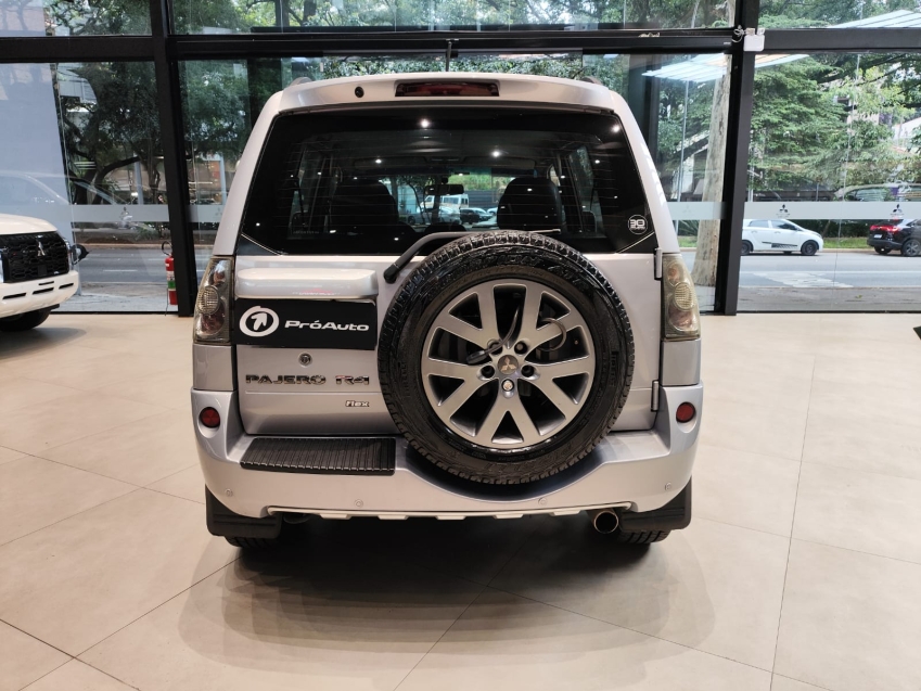 Mitsubishi-PAJERO TR4-2.0 4X2 16V 140CV FLEX 4P AUTOMÁTICO