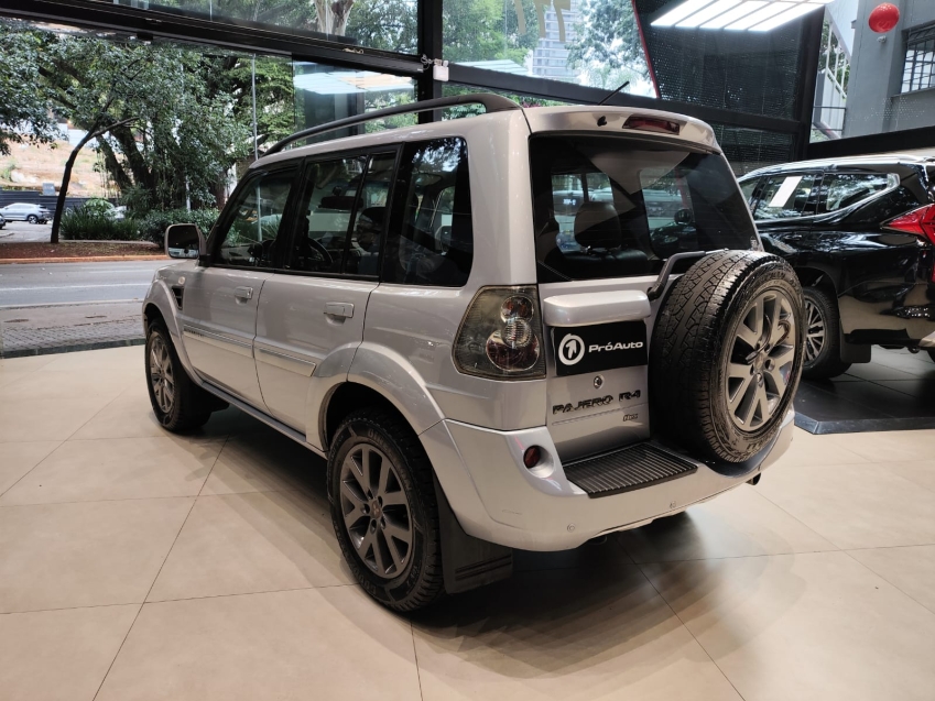 Mitsubishi-PAJERO TR4-2.0 4X2 16V 140CV FLEX 4P AUTOMÁTICO