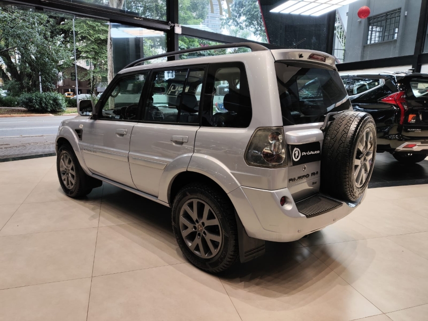 Mitsubishi-PAJERO TR4-2.0 4X2 16V 140CV FLEX 4P AUTOMÁTICO