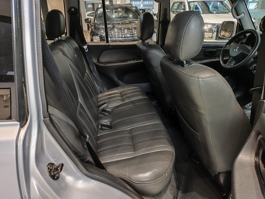 Mitsubishi-PAJERO TR4-2.0 4X2 16V 140CV FLEX 4P AUTOMÁTICO