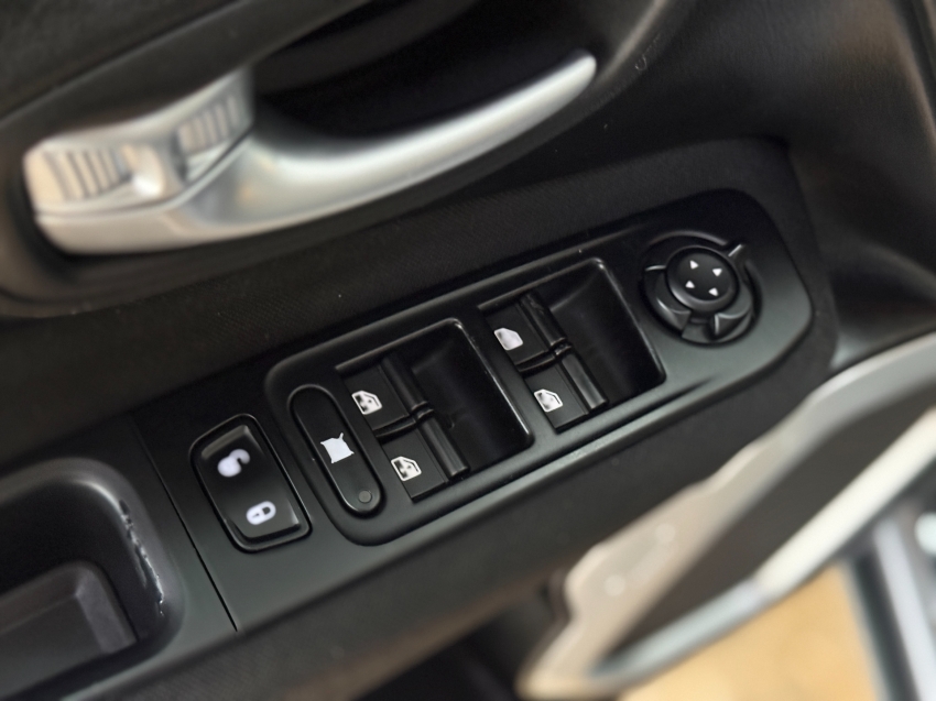 Jeep-RENEGADE-1.8 16V FLEX STD 4P AUTOMÁTICO