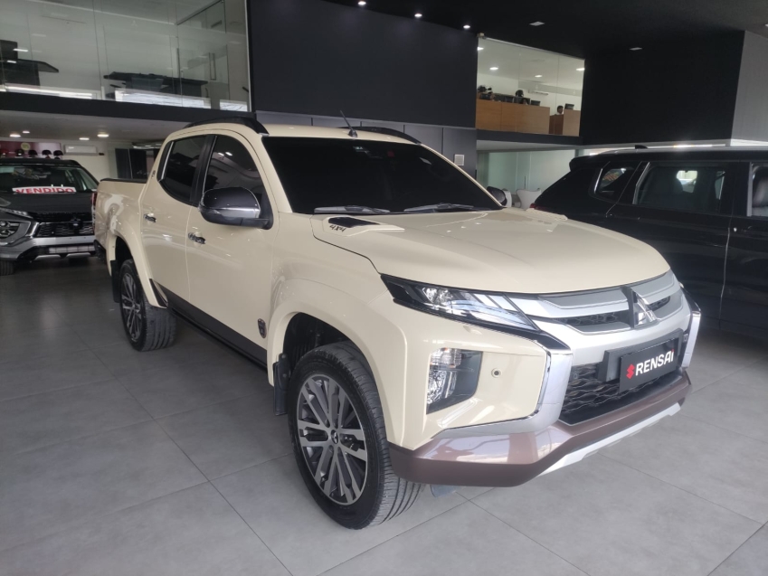 Mitsubishi-L200 TRITON-2.4 16V TURBO DIESEL SPORT HPE-S TERRA CD 4P 4X4 AUTOMÁTICO
