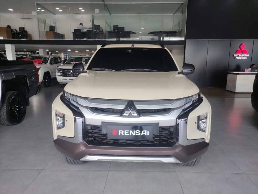 Mitsubishi-L200 TRITON-2.4 16V TURBO DIESEL SPORT HPE-S TERRA CD 4P 4X4 AUTOMÁTICO