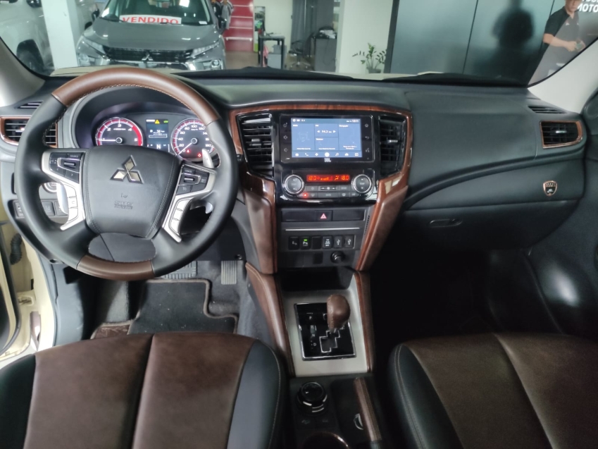 Mitsubishi-L200 TRITON-2.4 16V TURBO DIESEL SPORT HPE-S TERRA CD 4P 4X4 AUTOMÁTICO