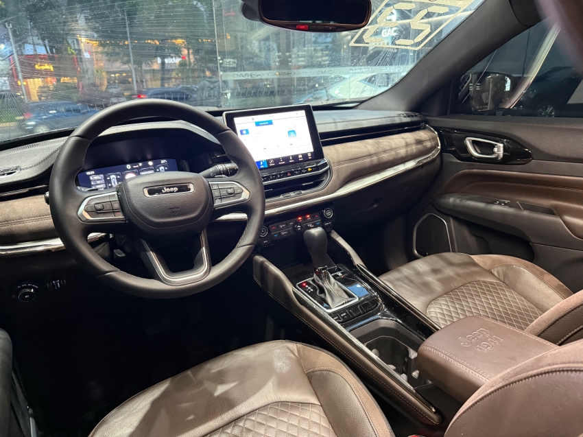 Jeep-COMMANDER-1.3 T270 TURBO FLEX OVERLAND AT6