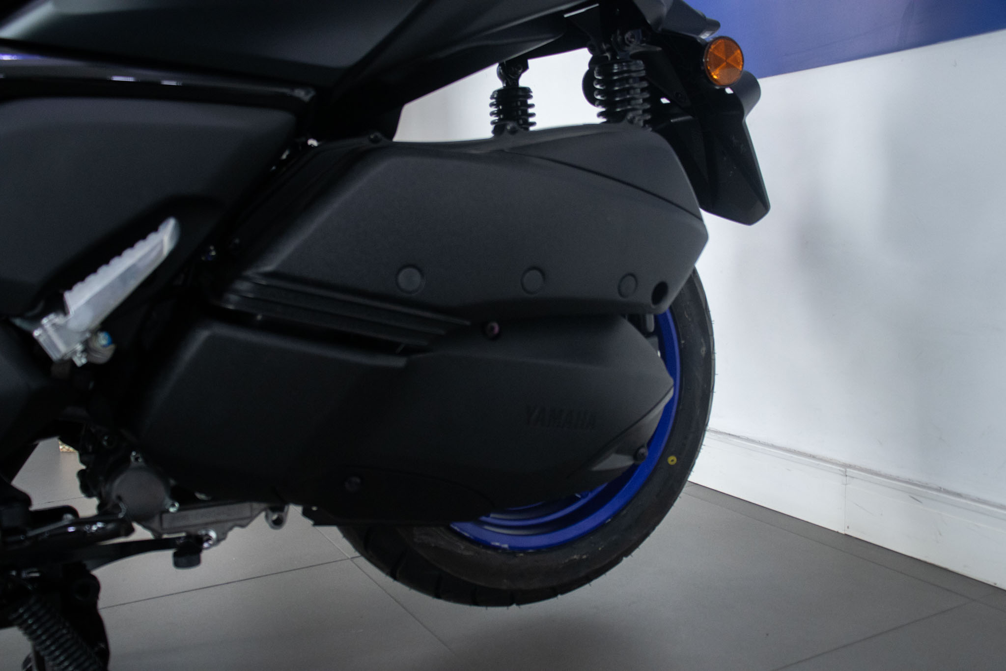 YAMAHA-XMAX-XMAX 300 CONNECTED