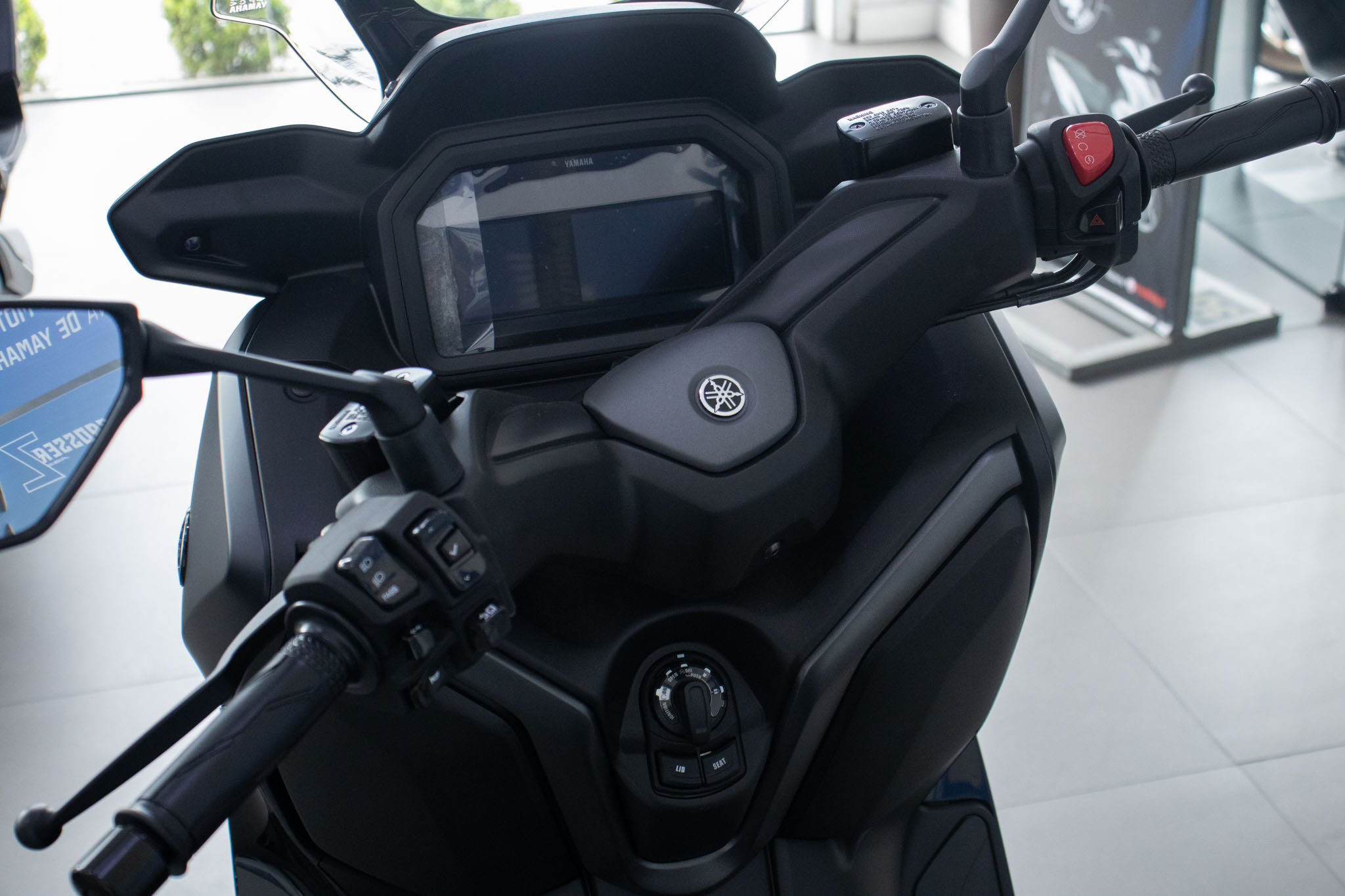 YAMAHA-XMAX-XMAX 300 CONNECTED