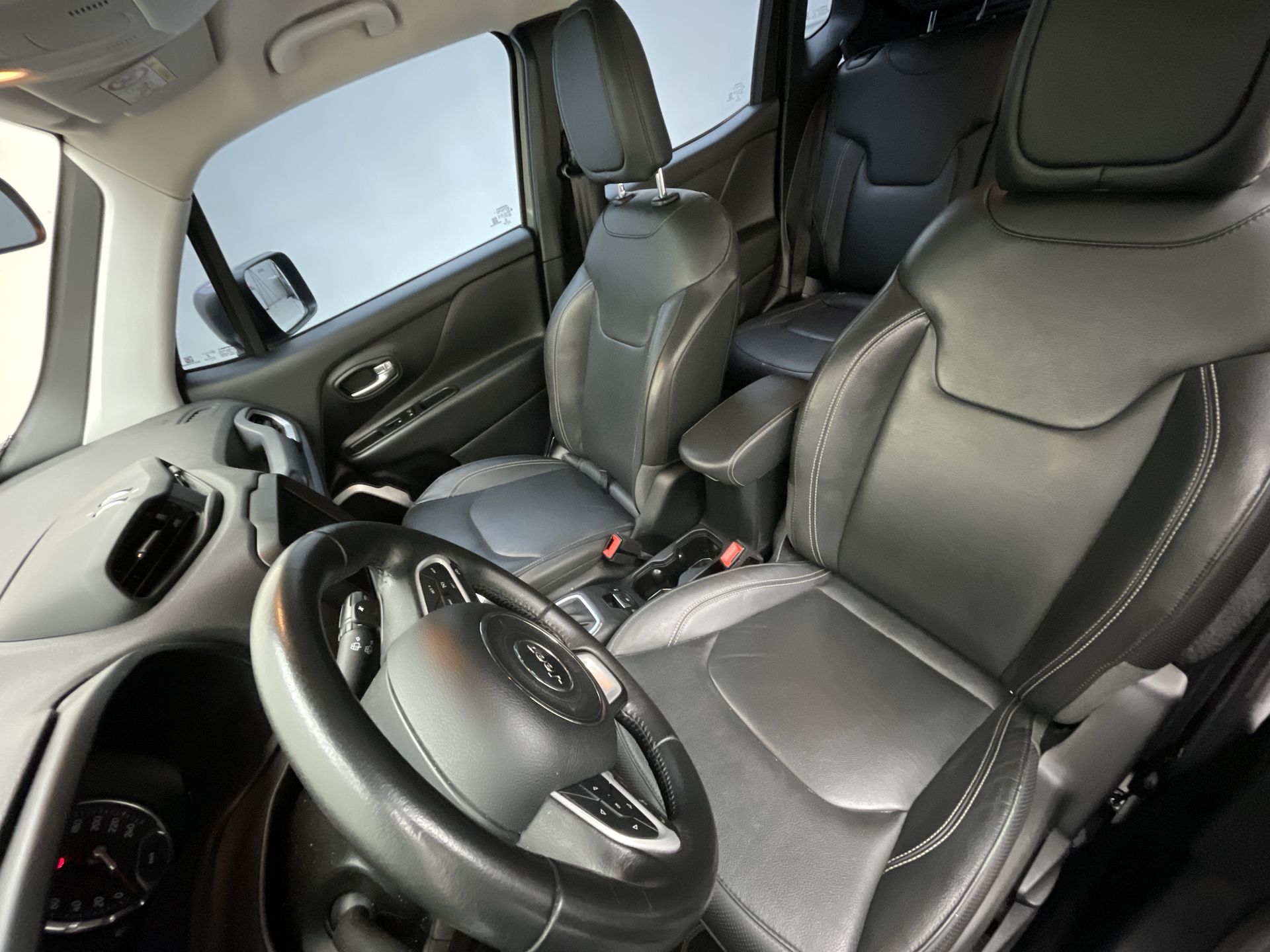 Renegade Longitude 1.8 4x2 Flex 16V Aut.