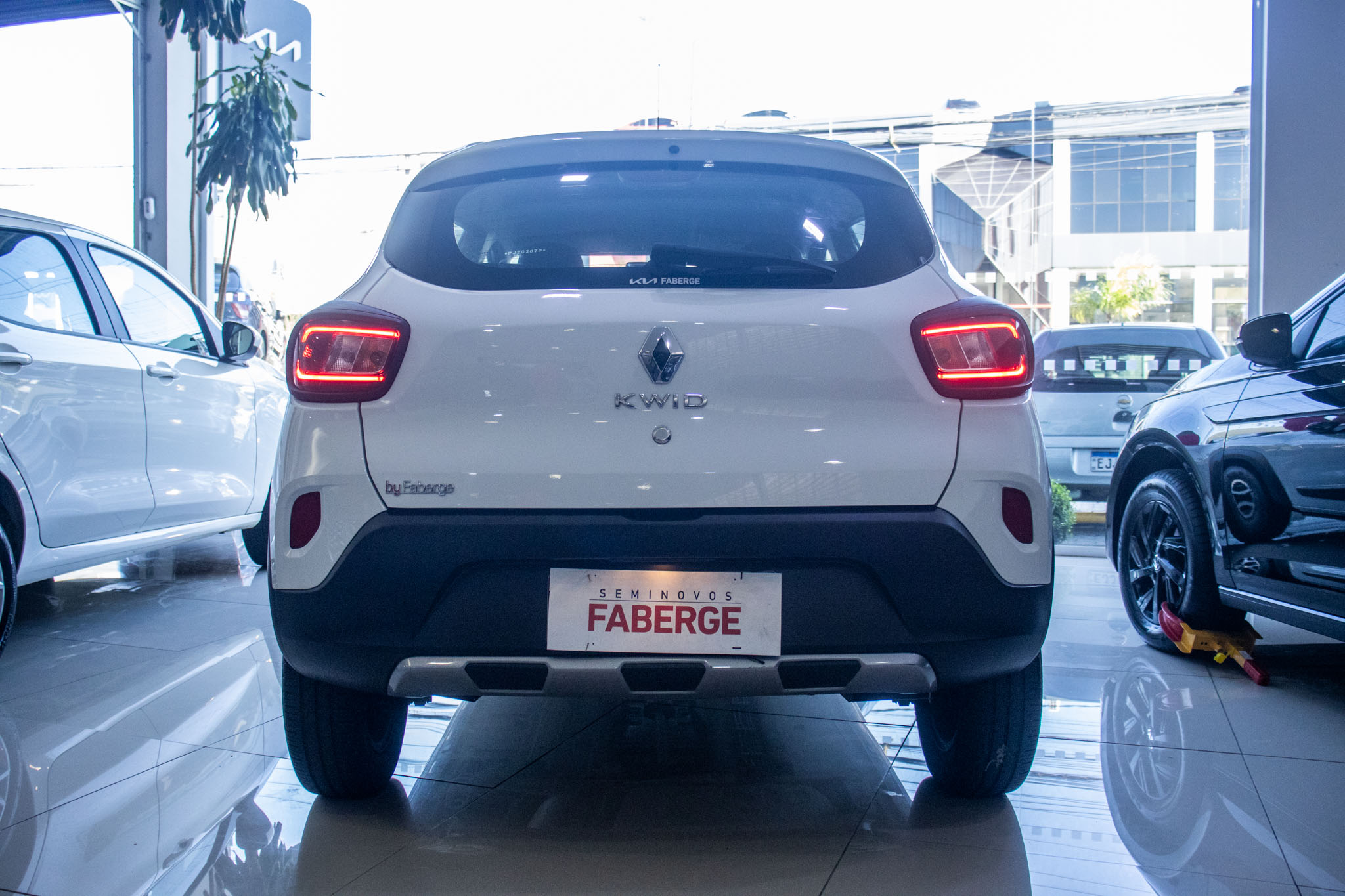 Renault-KWID-KWID OUTSIDER 1.0 Flex 12V 5p Mec.