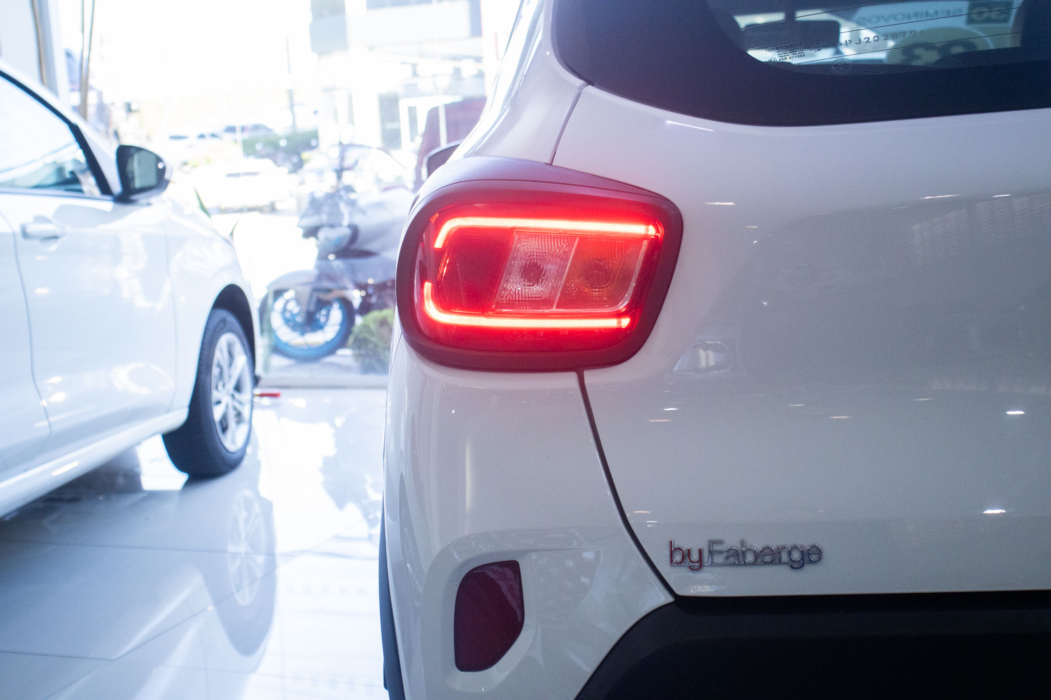 Renault-KWID-KWID OUTSIDER 1.0 Flex 12V 5p Mec.