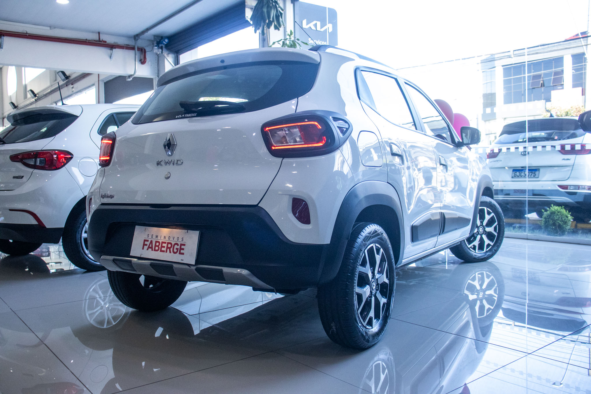 Renault-KWID-KWID OUTSIDER 1.0 Flex 12V 5p Mec.