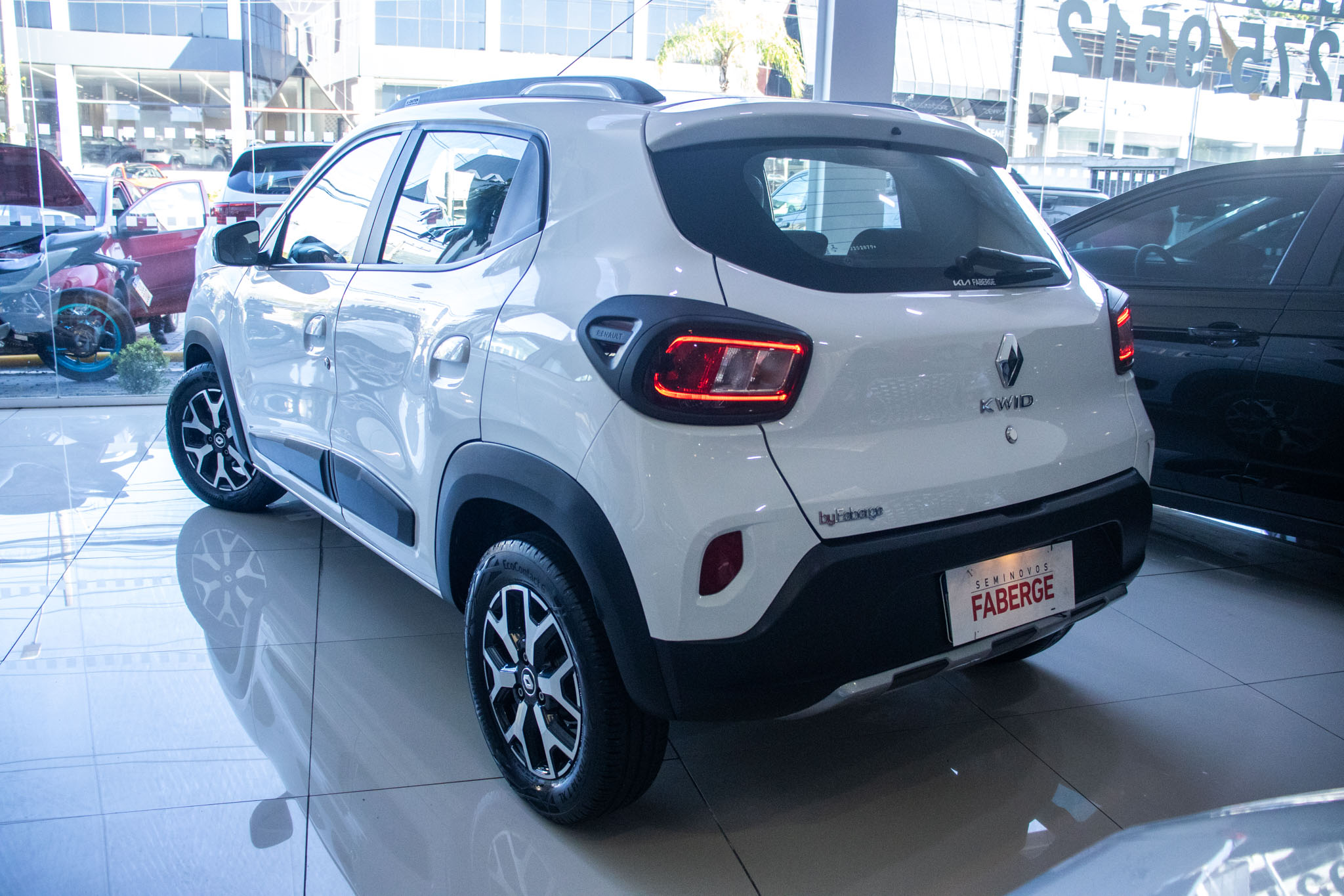 Renault-KWID-KWID OUTSIDER 1.0 Flex 12V 5p Mec.