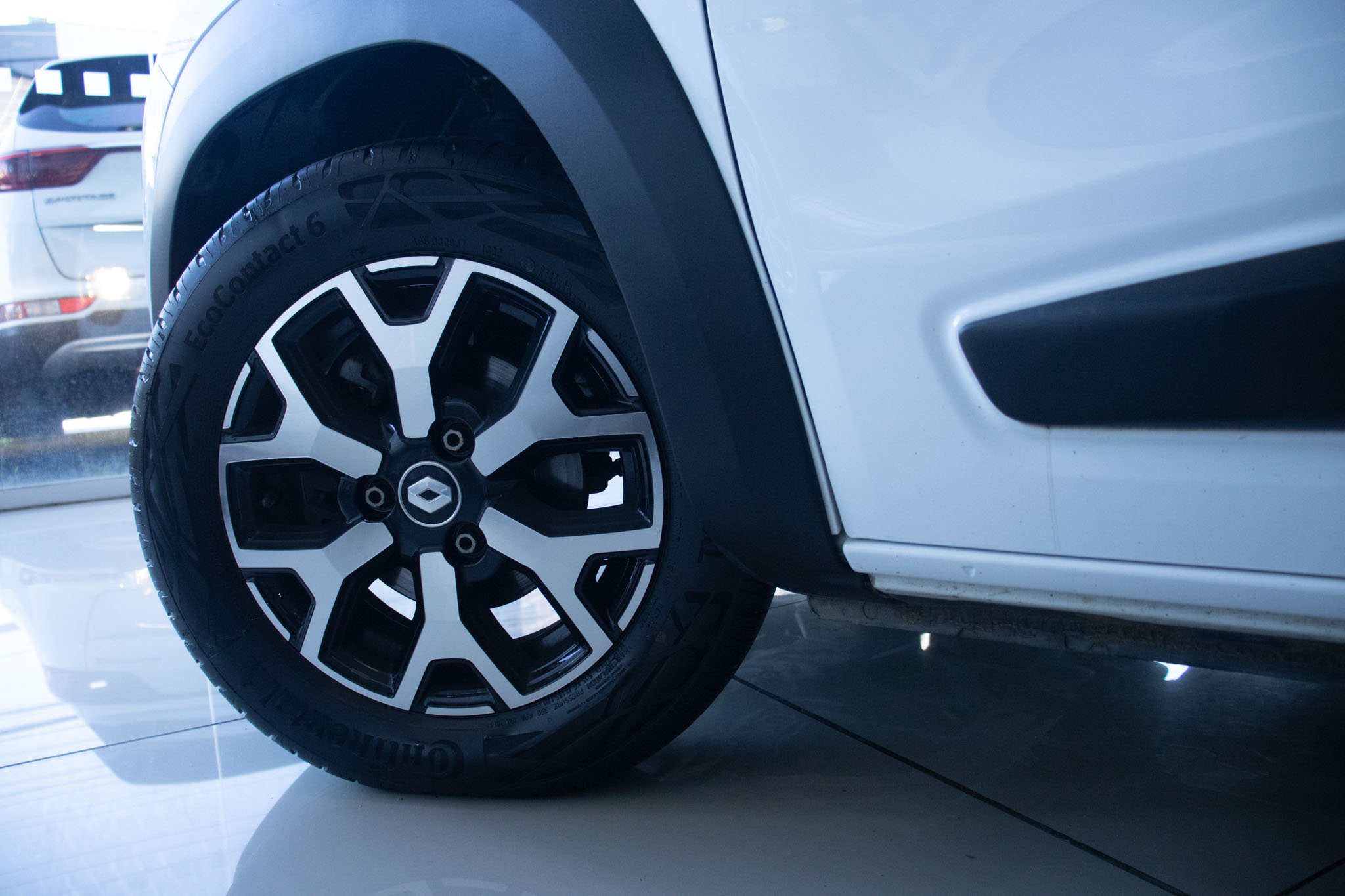 Renault-KWID-KWID OUTSIDER 1.0 Flex 12V 5p Mec.