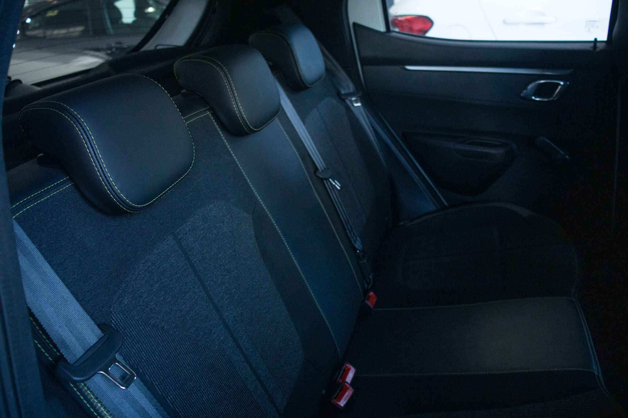 Renault-KWID-KWID OUTSIDER 1.0 Flex 12V 5p Mec.