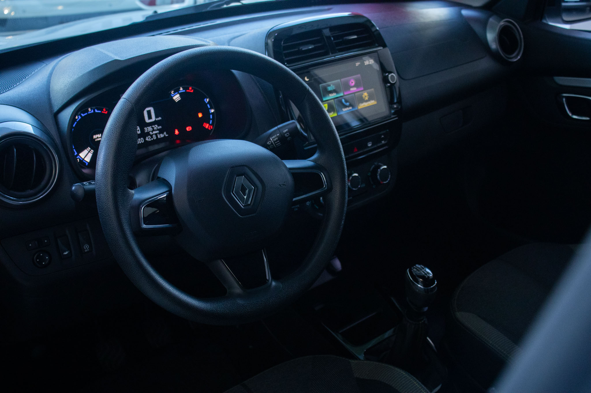 Renault-KWID-KWID OUTSIDER 1.0 Flex 12V 5p Mec.