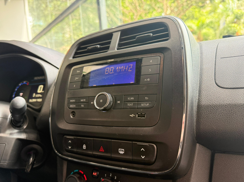 Renault-KWID-1.0 12V SCE FLEX ZEN MANUAL