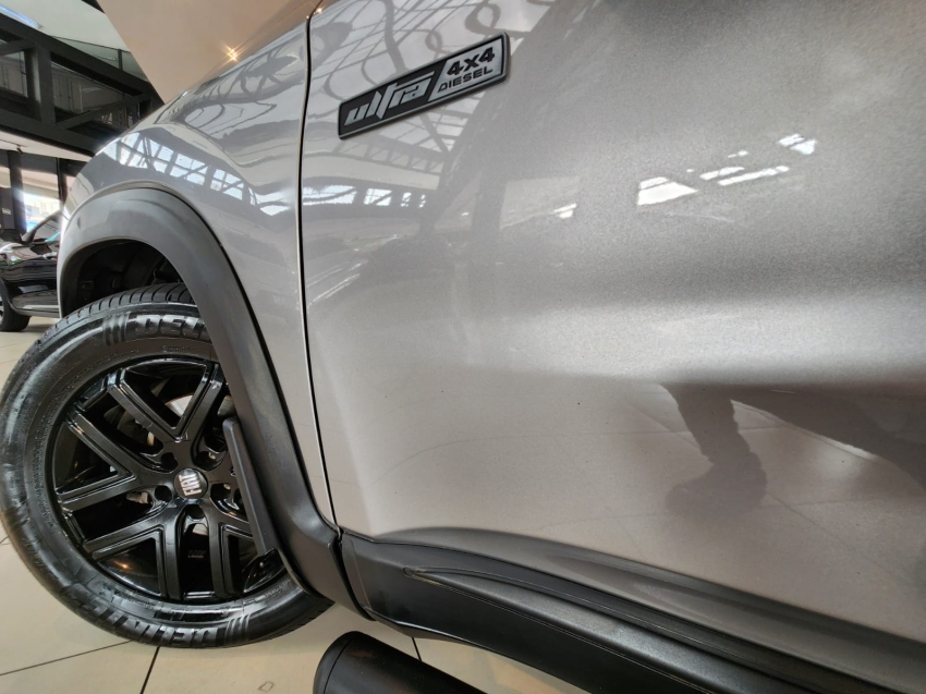 Fiat-TORO-2.0 16V TURBO DIESEL ULTRA 4WD AT9