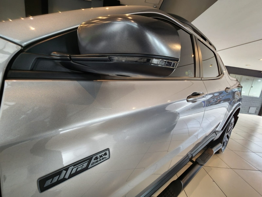 Fiat-TORO-2.0 16V TURBO DIESEL ULTRA 4WD AT9