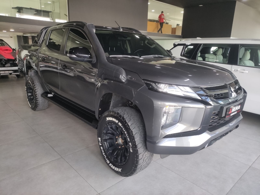 Mitsubishi-L200 TRITON-2.4 16V TURBO DIESEL SPORT HPE CD 4P 4X4 AUTOMÁTICO