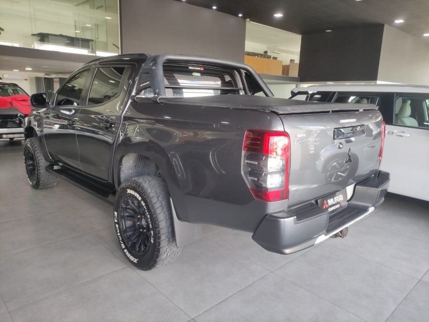 Mitsubishi-L200 TRITON-2.4 16V TURBO DIESEL SPORT HPE CD 4P 4X4 AUTOMÁTICO