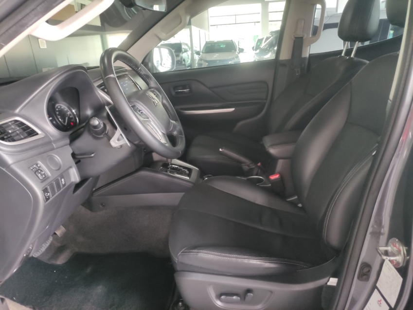 Mitsubishi-L200 TRITON-2.4 16V TURBO DIESEL SPORT HPE CD 4P 4X4 AUTOMÁTICO