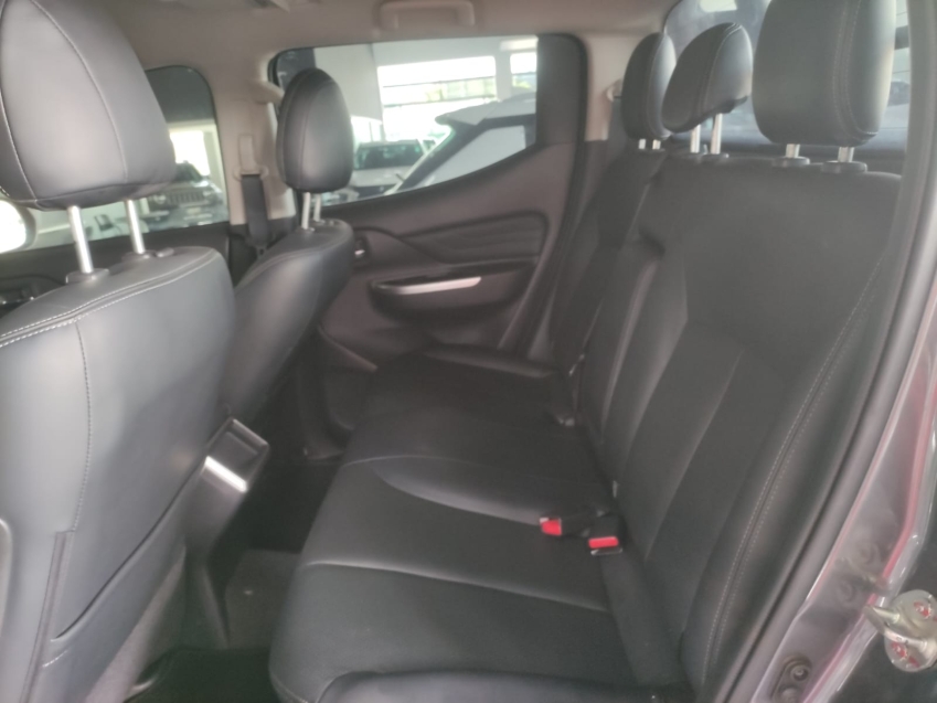 Mitsubishi-L200 TRITON-2.4 16V TURBO DIESEL SPORT HPE CD 4P 4X4 AUTOMÁTICO