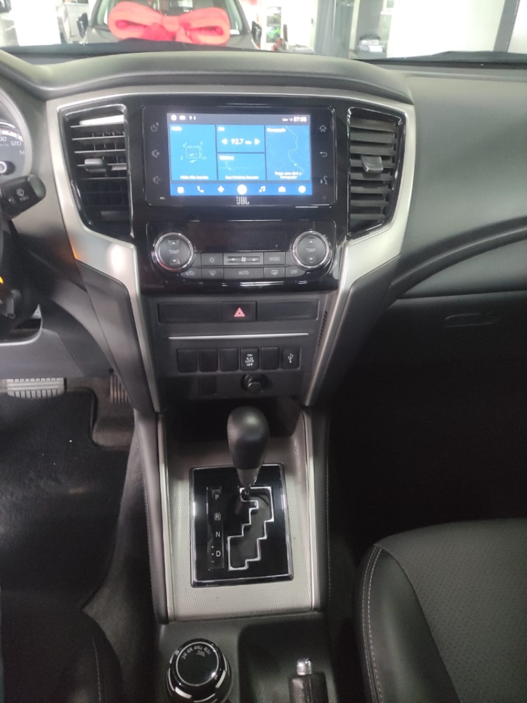 Mitsubishi-L200 TRITON-2.4 16V TURBO DIESEL SPORT HPE CD 4P 4X4 AUTOMÁTICO