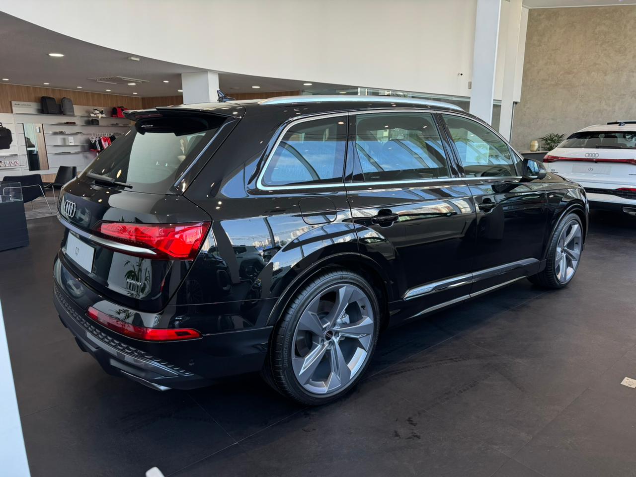 Audi-Q7-Q7 S-Line 3.0 V6 TFSI Quattro Tiptronic