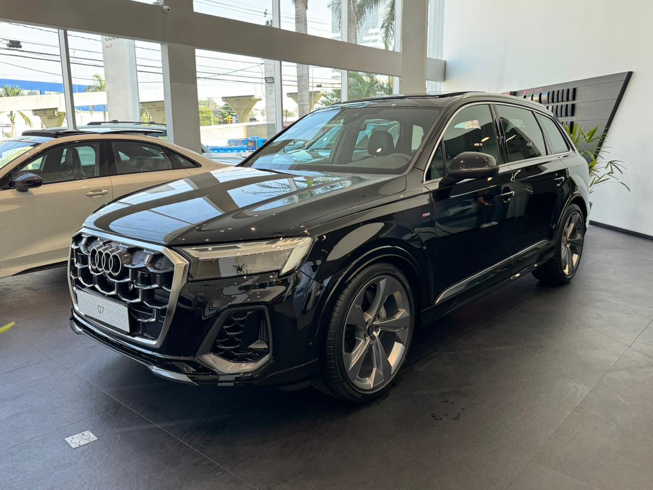 Audi-Q7-Q7 S-Line 3.0 V6 TFSI Quattro Tiptronic